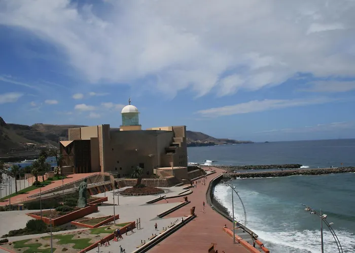 Las Canteras Beach
